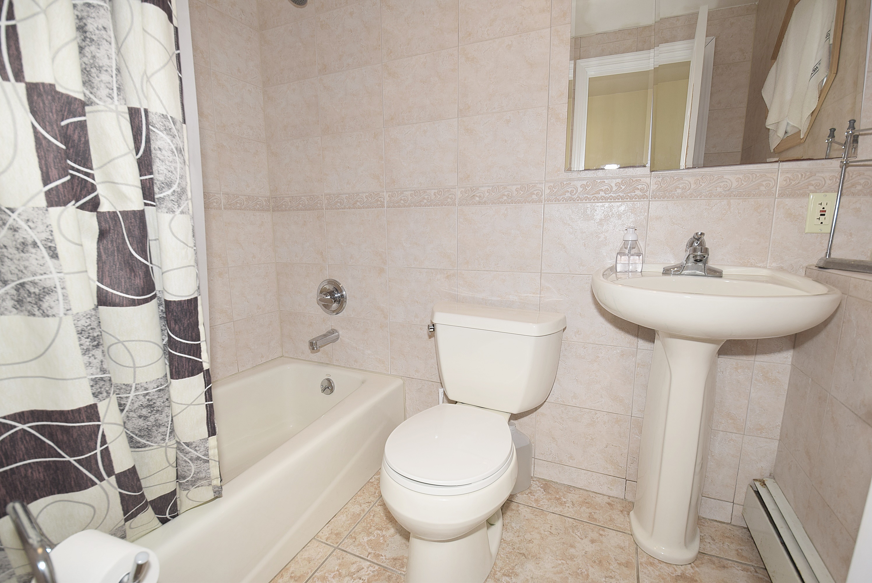 Wheatley Heights, New York, 11798, United States, 5 Bedrooms Bedrooms, ,2 BathroomsBathrooms,Residential,For Sale,1892743