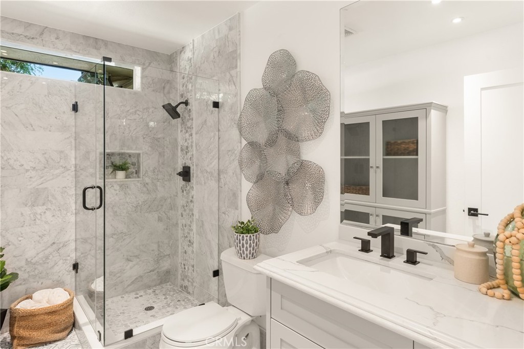 Yorba Linda, California, 92886, United States, 5 Bedrooms Bedrooms, ,6 BathroomsBathrooms,Residential,For Sale,1891782