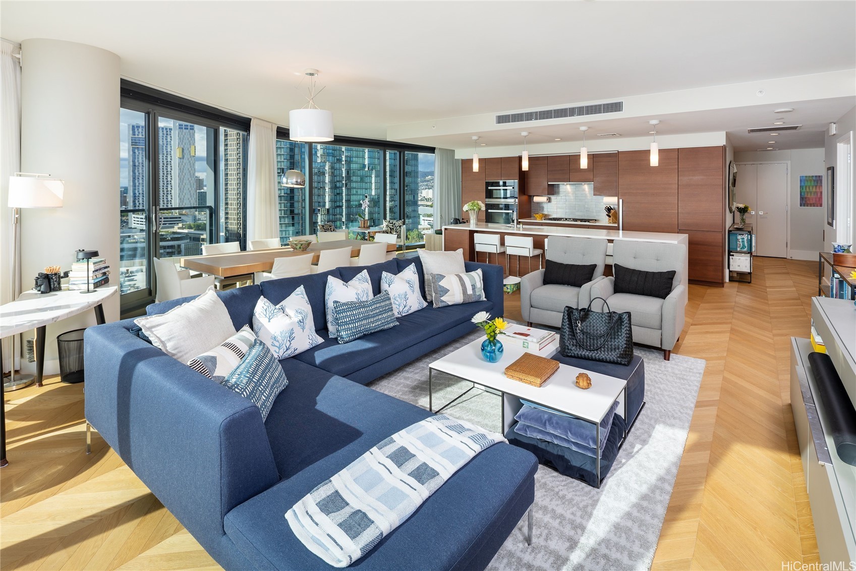 Honolulu, Hawaii, 96814, United States, 3 Bedrooms Bedrooms, ,3 BathroomsBathrooms,Residential,For Sale,2003362