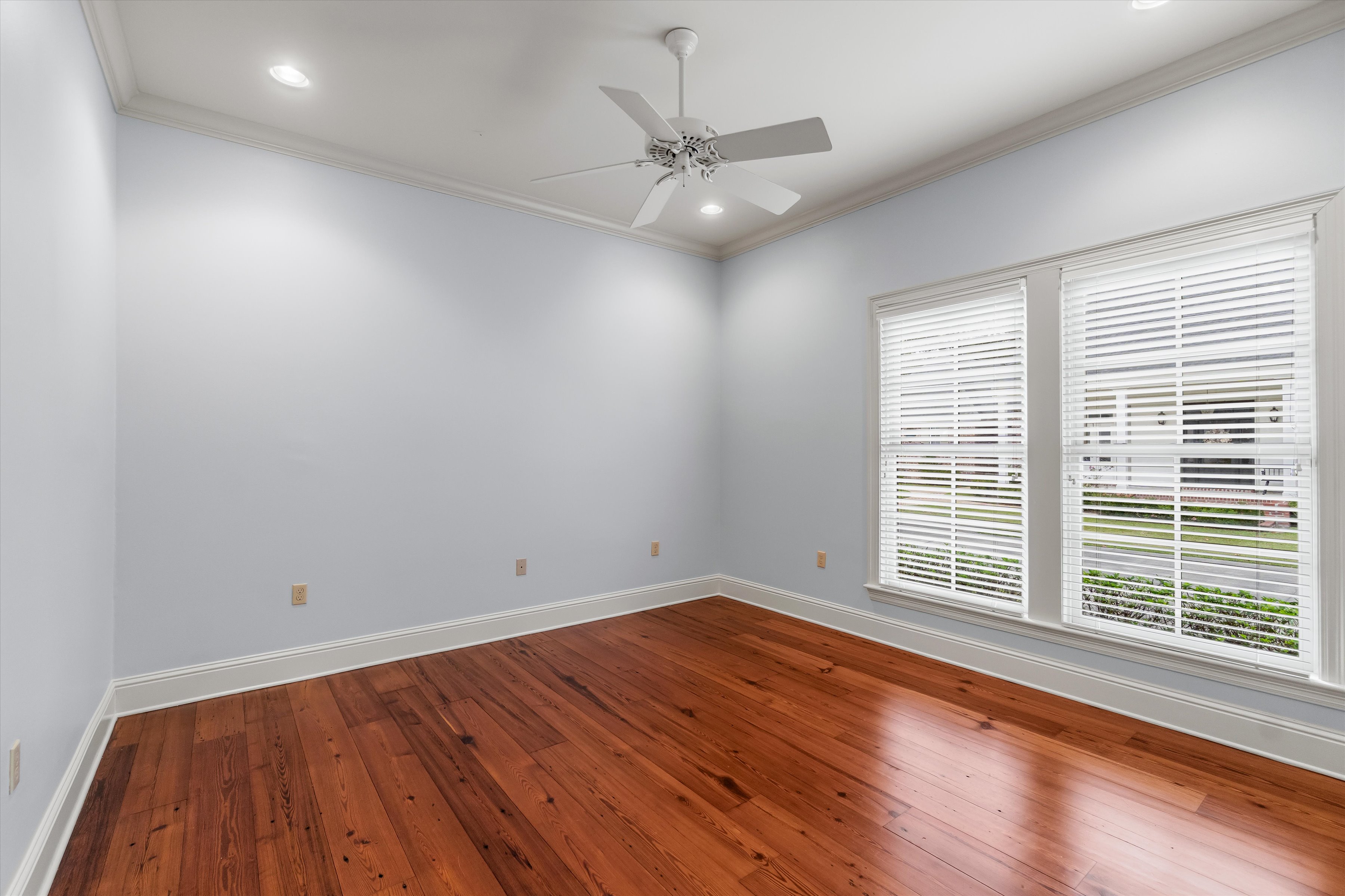 Baton Rouge, Louisiana, 70809, United States, 3 Bedrooms Bedrooms, ,4 BathroomsBathrooms,Residential,For Sale,1998392