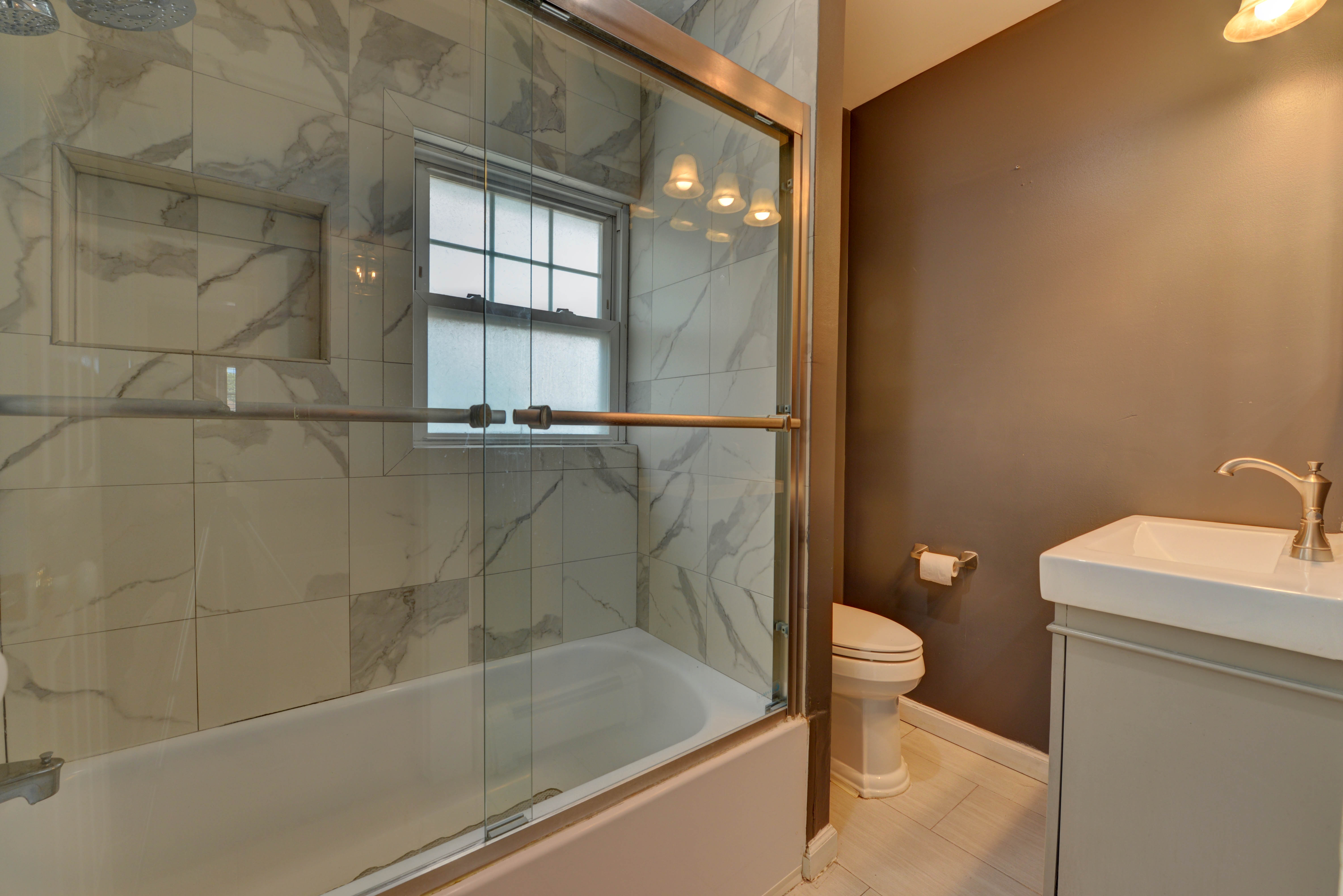 Lyndhurst, New Jersey, 07071, United States, 3 Bedrooms Bedrooms, ,2 BathroomsBathrooms,Residential,For Sale,1915781