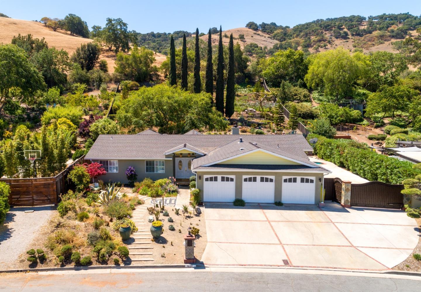 San Jose - Blossom Valley, California, 95123, United States, 3 Bedrooms Bedrooms, ,2 BathroomsBathrooms,Residential,For Sale,1742904