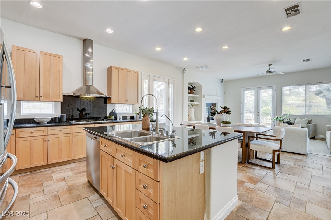 Henderson, Nevada, 89052, United States, 5 Bedrooms Bedrooms, ,4 BathroomsBathrooms,Residential,For Sale,1989374