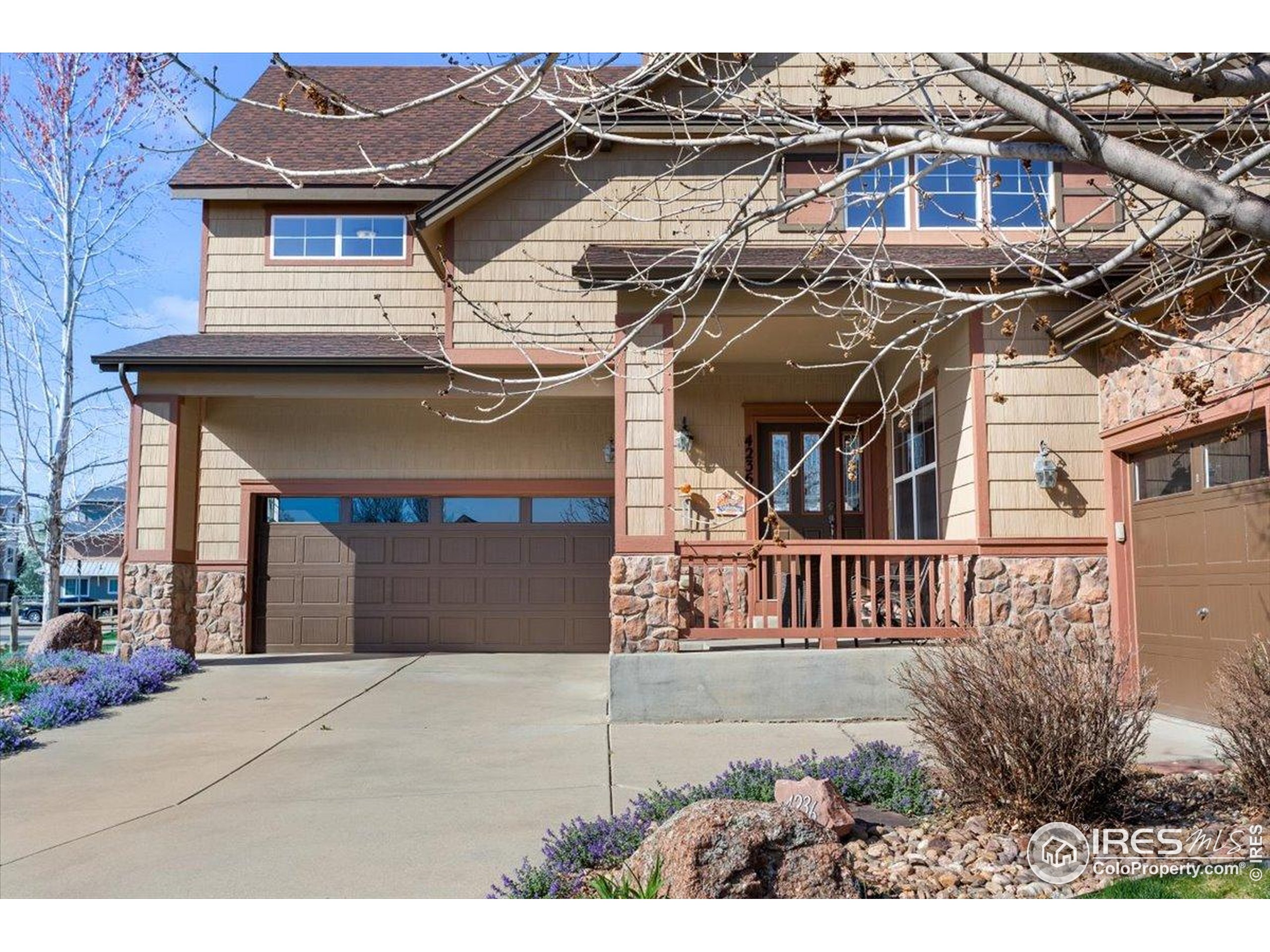 Longmont, Colorado, 80503, United States, 4 Bedrooms Bedrooms, ,3 BathroomsBathrooms,Residential,For Sale,1910378