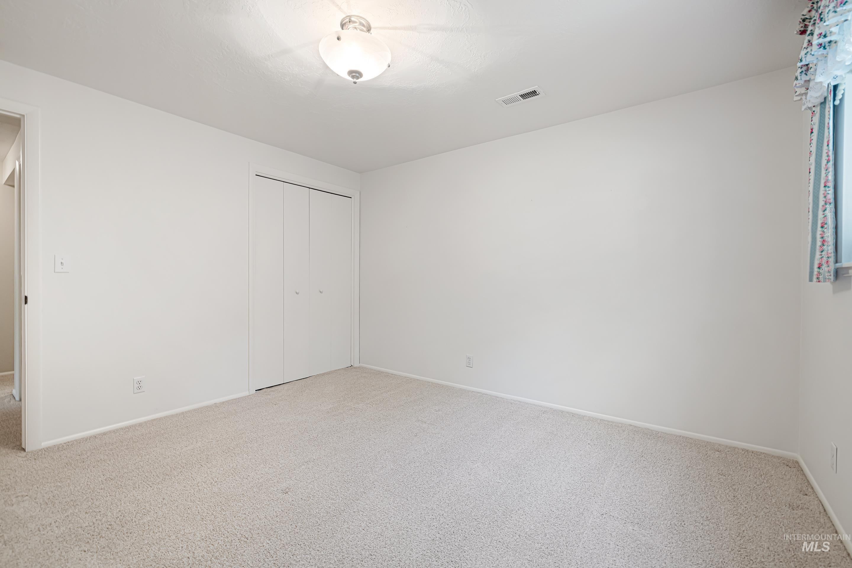 4101 Kingswood, Boise, Idaho, 83704-3340, United States, 4 Bedrooms Bedrooms, ,3 BathroomsBathrooms,Residential,For Sale,4101 Kingswood,1437172