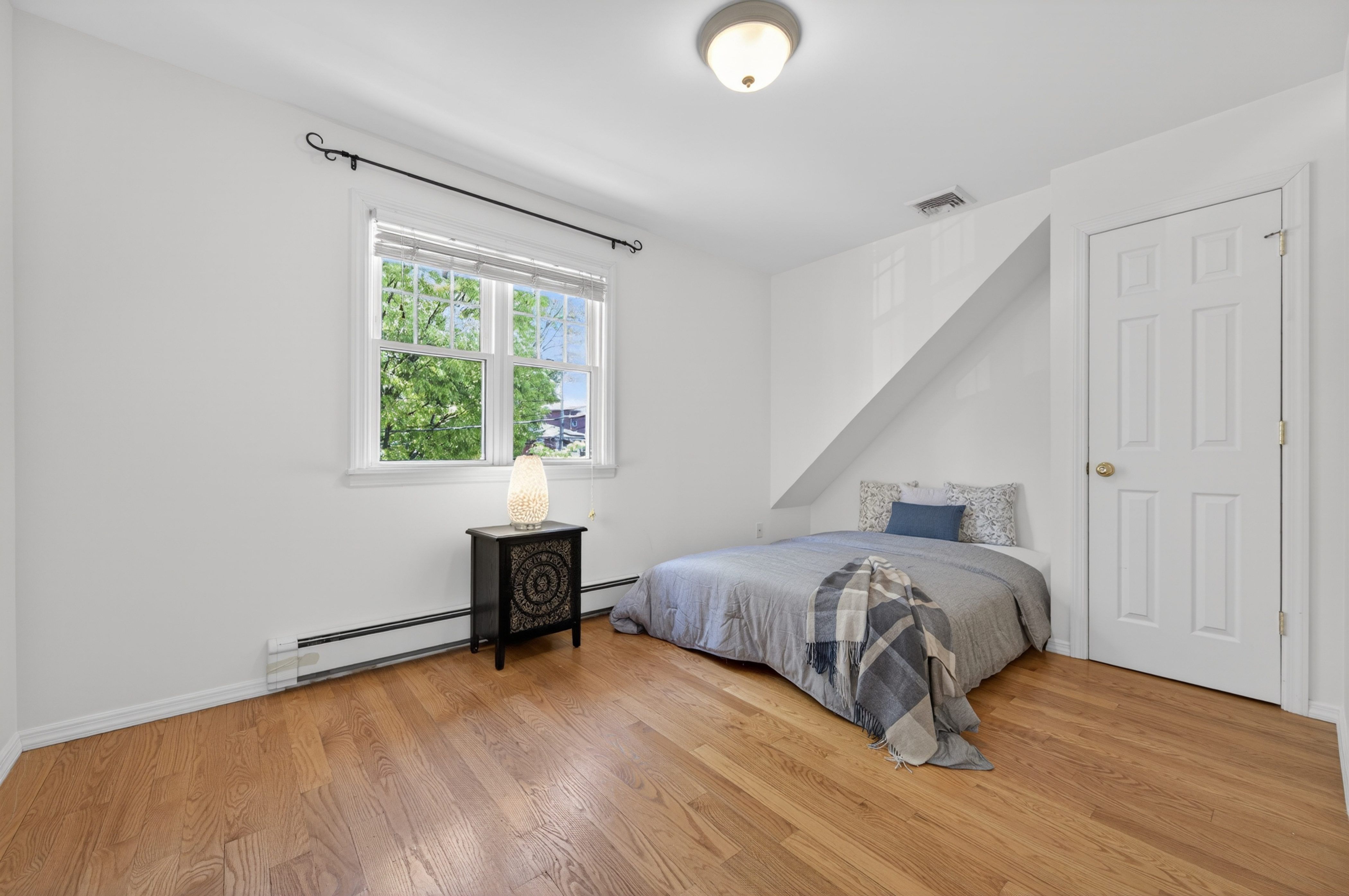  45-87 Browvale Lane, Little Neck, NY 11362 - 物件實景