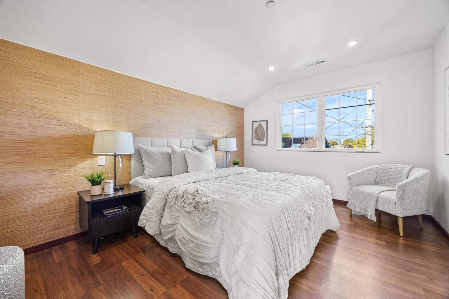 San Mateo, California, 94402, United States, 3 Bedrooms Bedrooms, ,2 BathroomsBathrooms,Residential,For Sale,1987583