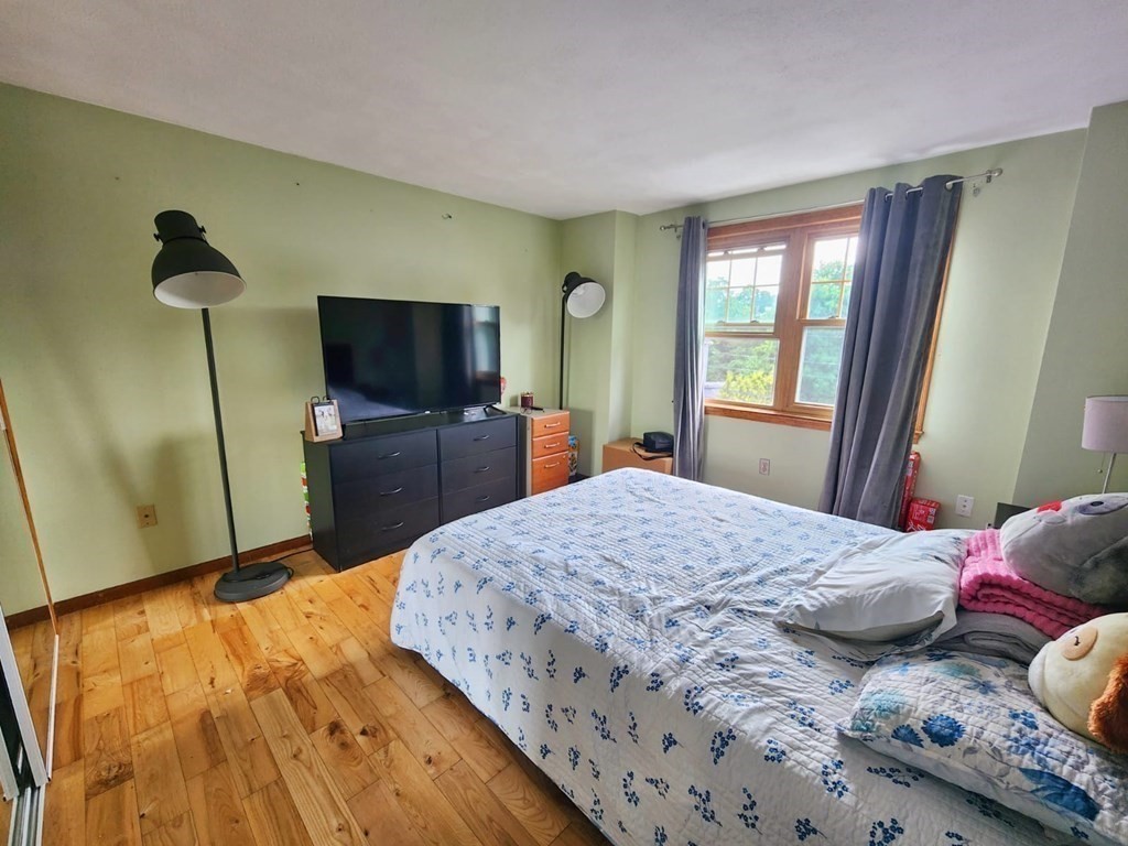 Revere, Massachusetts, 02151, United States, 3 Bedrooms Bedrooms, ,2 BathroomsBathrooms,Residential,For Sale,1993819