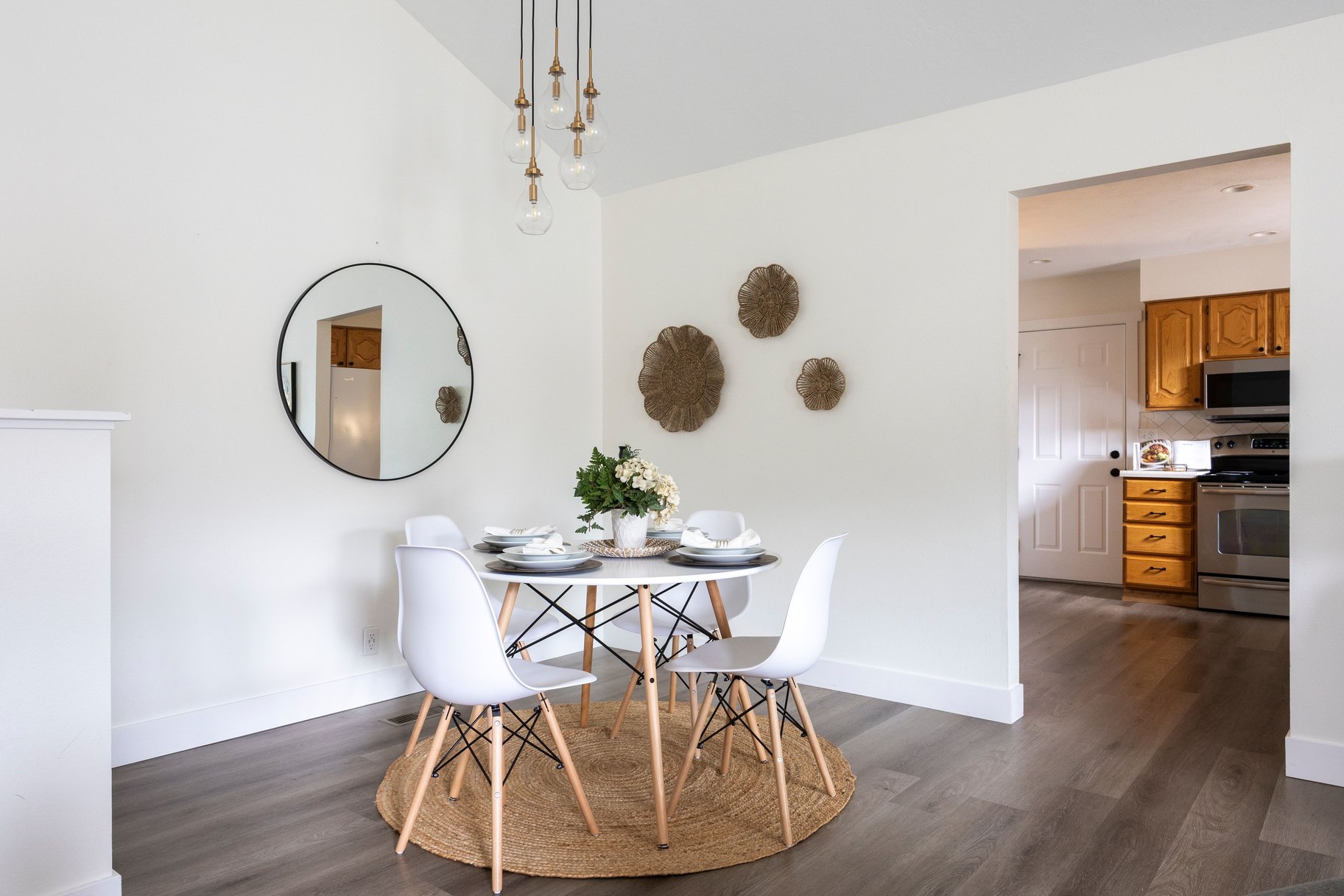  Rarely Available Harvest Lane Rambler Main-Level Living - 物件實景