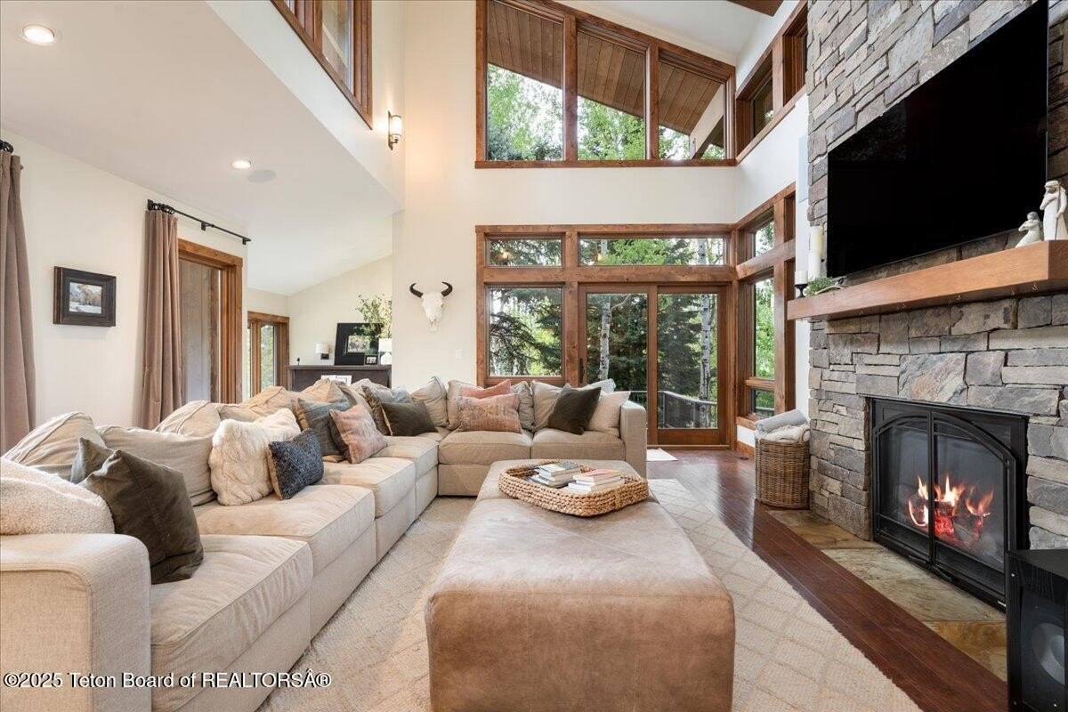 Jackson, Wyoming, 83001, United States, 5 Bedrooms Bedrooms, ,1 BathroomBathrooms,Residential,For Sale,1831130