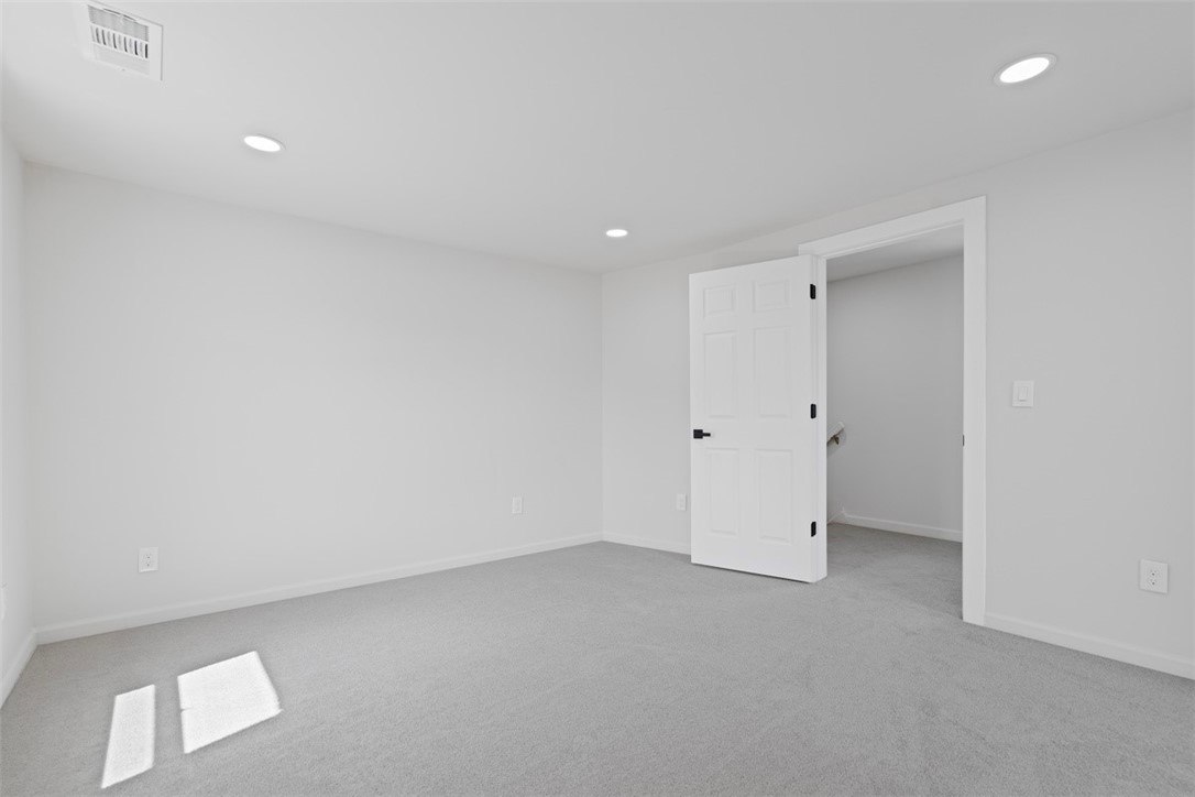 Lawrenceville, Pennsylvania, 15201, United States, 4 Bedrooms Bedrooms, ,4 BathroomsBathrooms,Residential,For Sale,1895769
