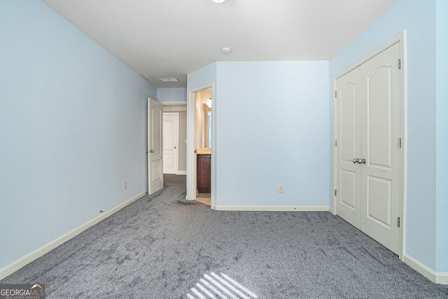 Snellville, Georgia, 30039, United States, 4 Bedrooms Bedrooms, ,5 BathroomsBathrooms,Residential,For Sale,1905137