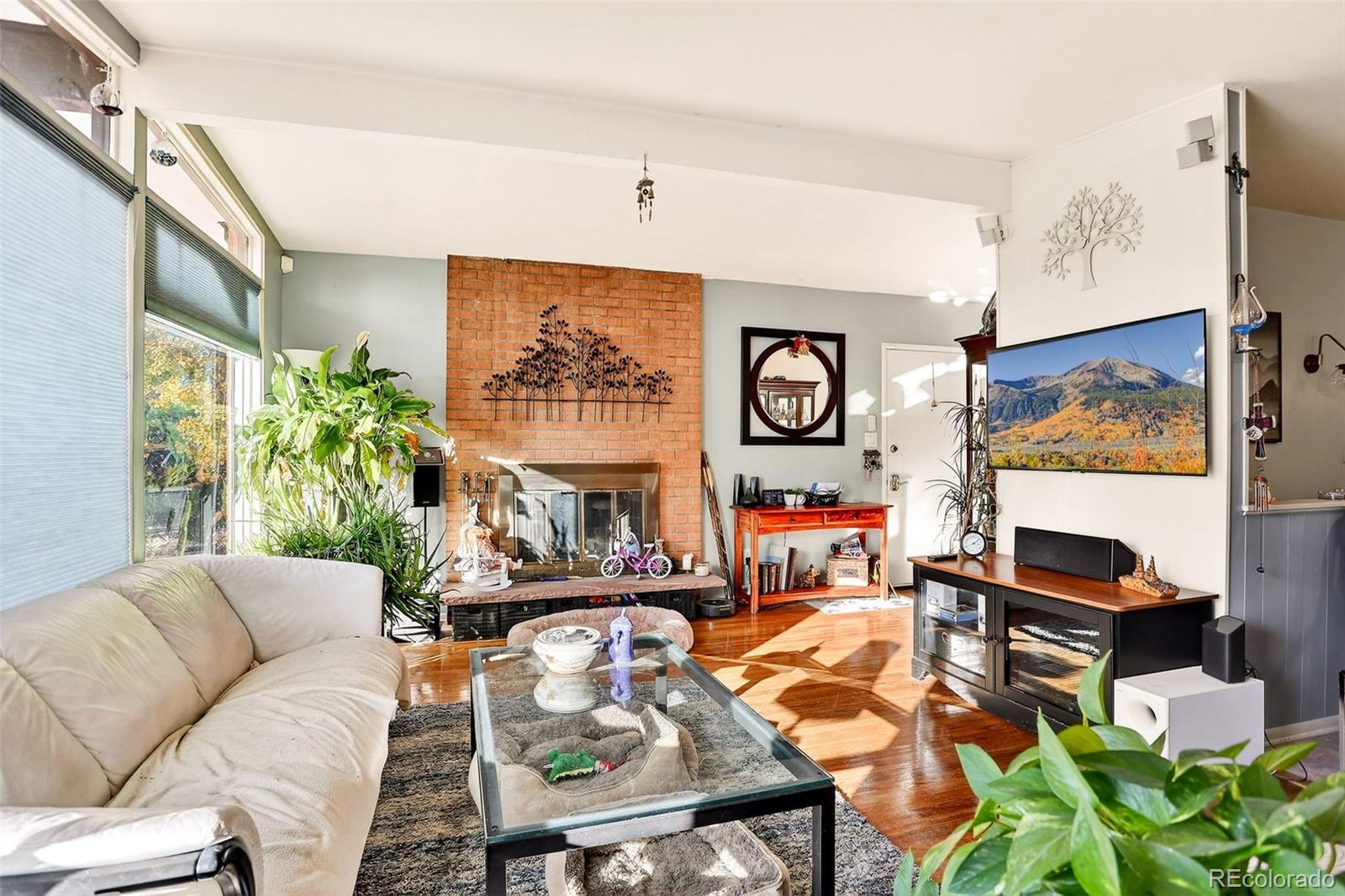 Littleton, Colorado, 80120, United States, 4 Bedrooms Bedrooms, ,1 BathroomBathrooms,Residential,For Sale,1988152