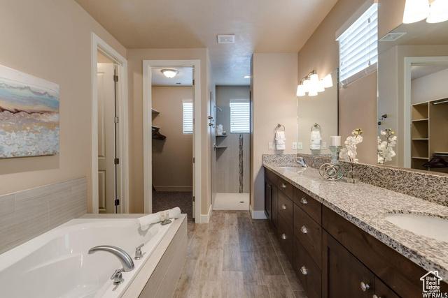 Santa Clara, Utah, 84765, United States, 3 Bedrooms Bedrooms, ,4 BathroomsBathrooms,Residential,For Sale,1895244