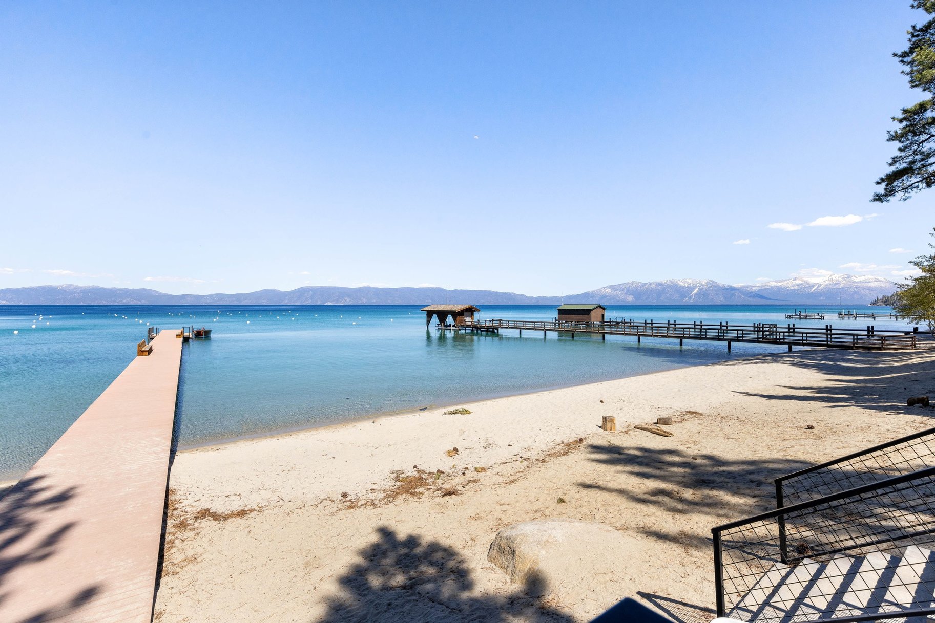 Lake Tahoe Sanctuary with HOA Pier, Beach, and Buoy Field - 物件實景