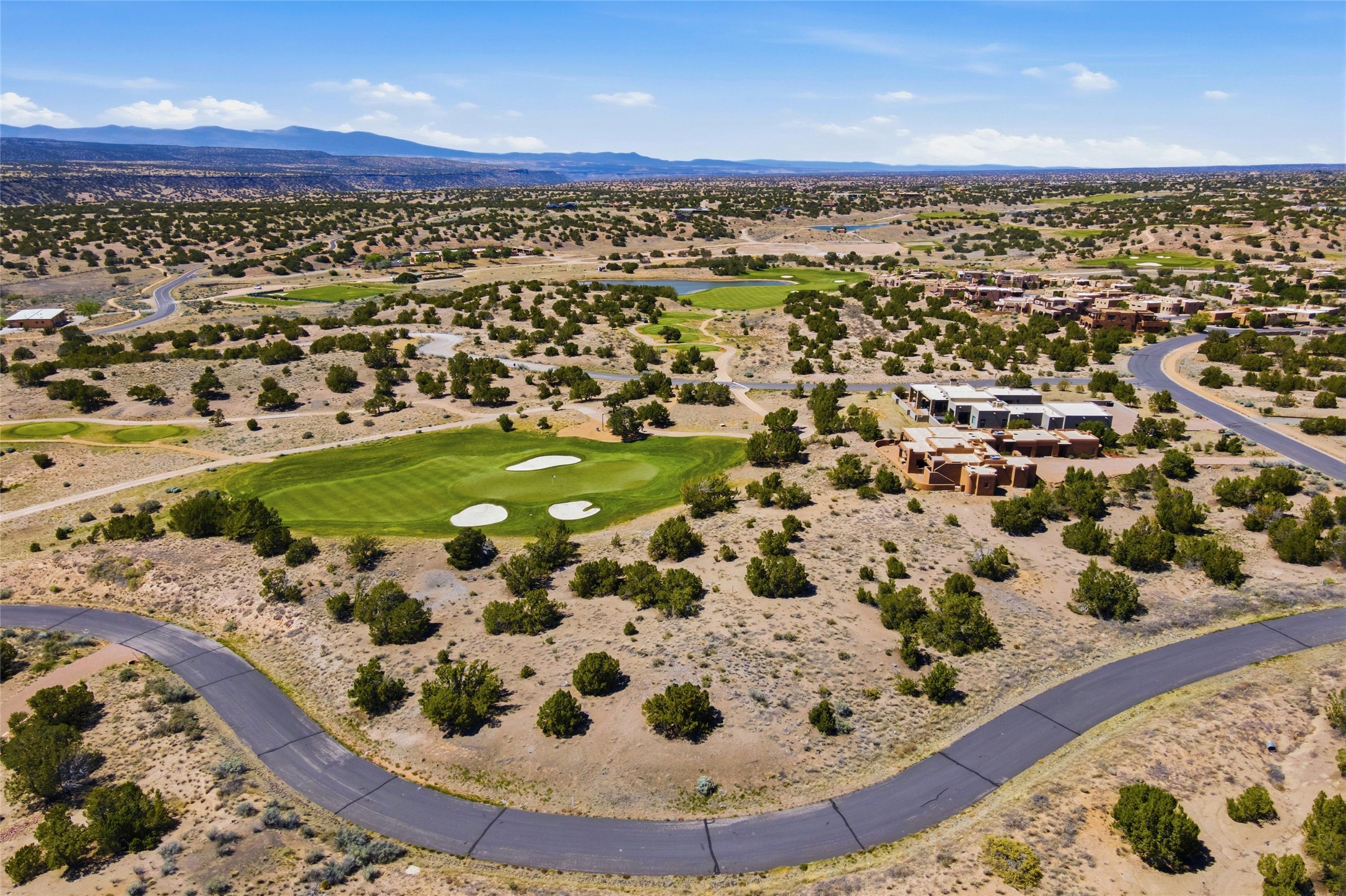  3 Plaza Velasquez Lot 44 - 物件實景