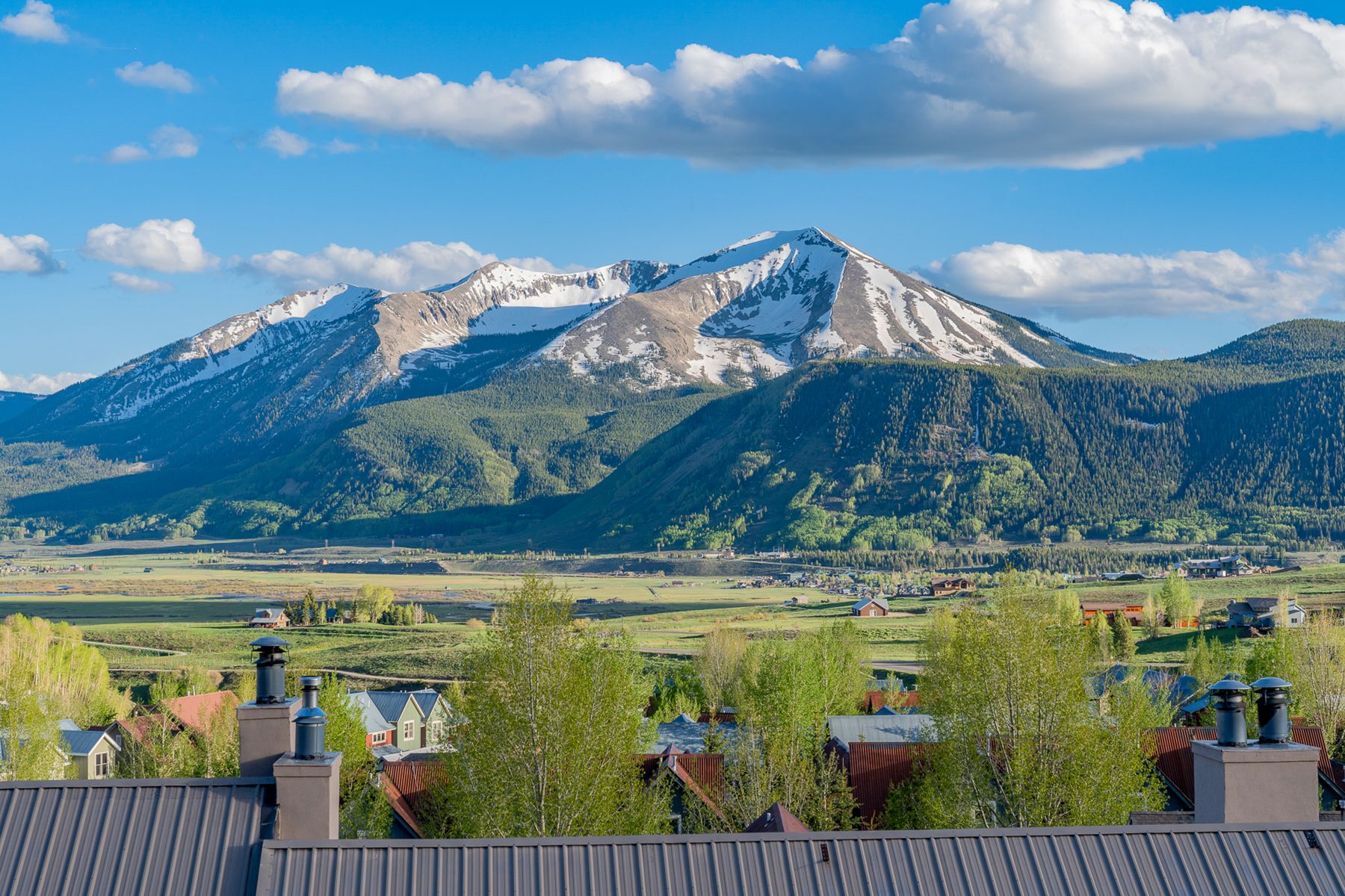  This Exceptional Mountain Residence Enjoys Sweeping, Unobstructed Views - 物件實景