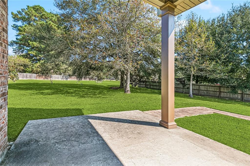 Madisonville, Louisiana, 70447, United States, 4 Bedrooms Bedrooms, ,4 BathroomsBathrooms,Residential,For Sale,1946948