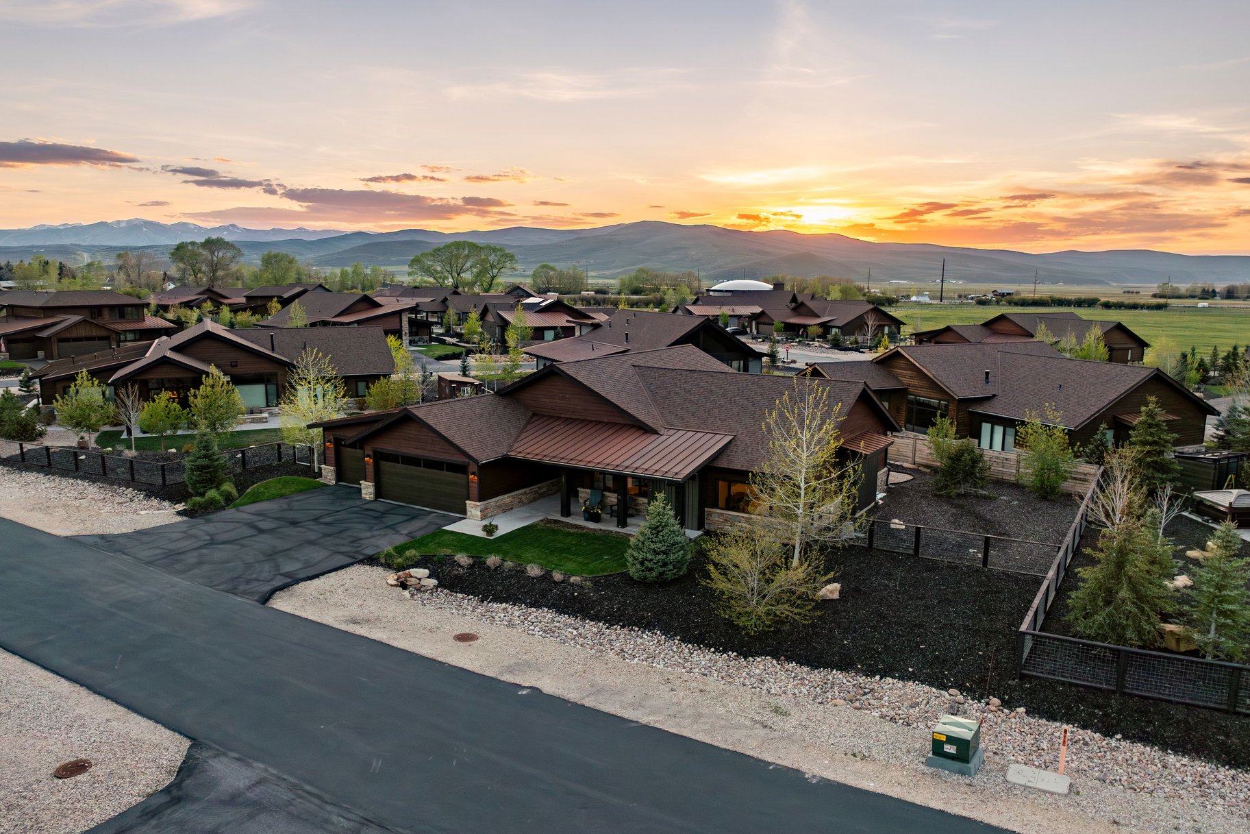  Summit Rambler At High Star Ranch With 3 Car Garage And Expansive Views - 物件實景