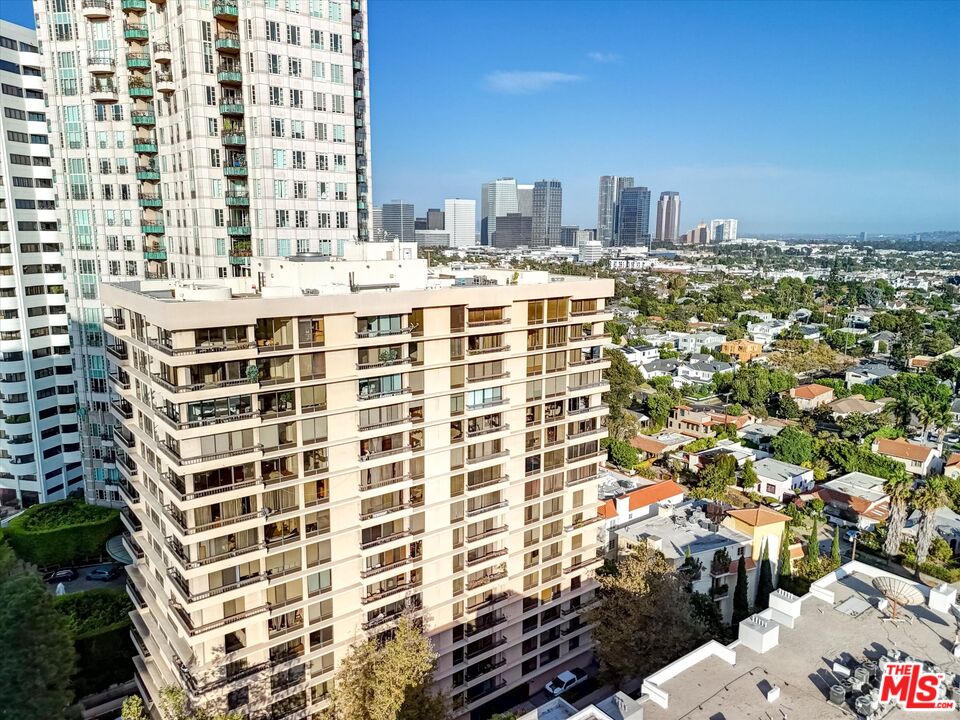 Los Angeles, California, 90024, United States, 2 Bedrooms Bedrooms, ,1 BathroomBathrooms,Residential,For Sale,1939322