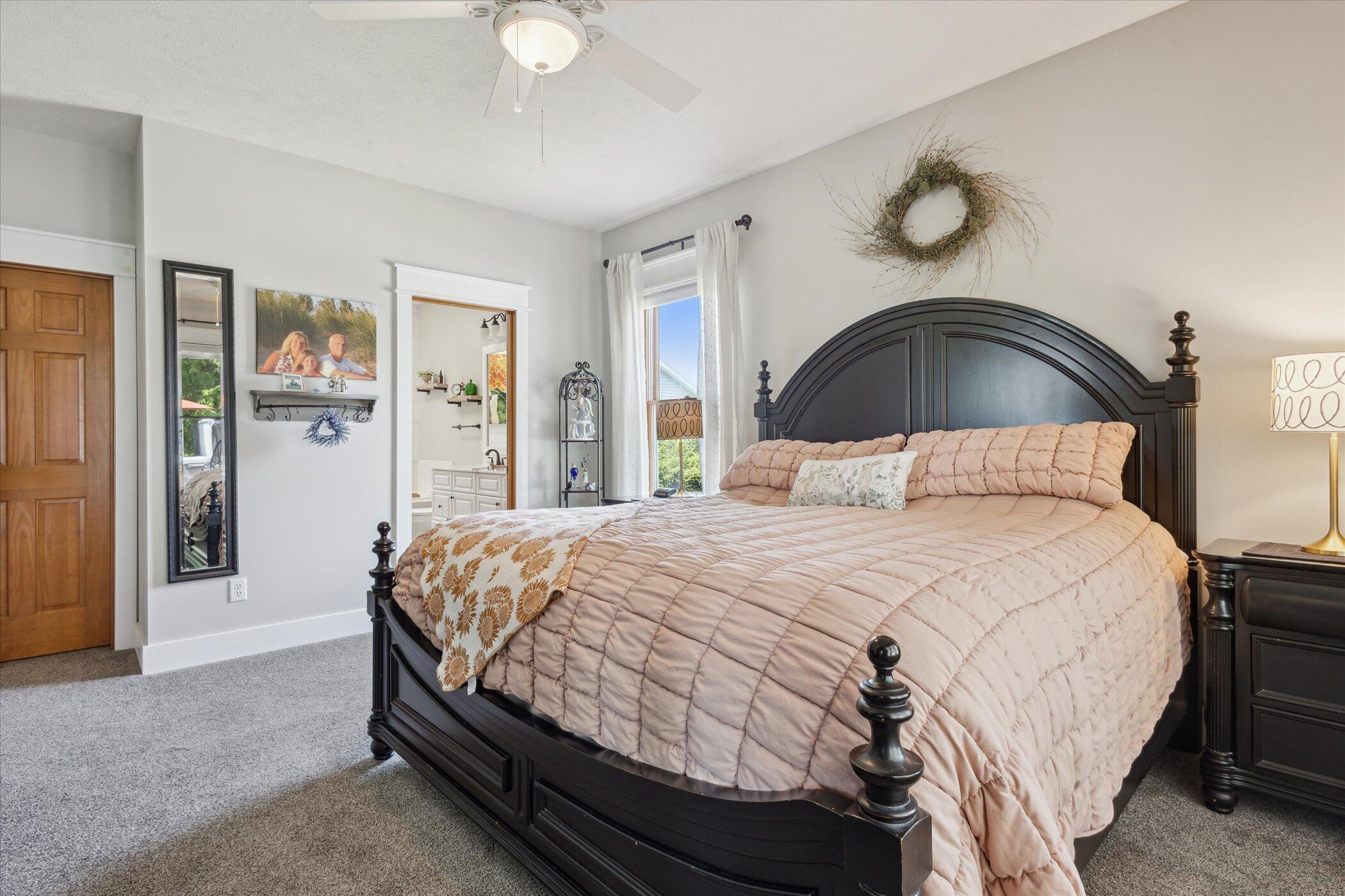 Edwardsburg, Michigan, 49112, United States, 4 Bedrooms Bedrooms, ,4 BathroomsBathrooms,Residential,For Sale,1989598