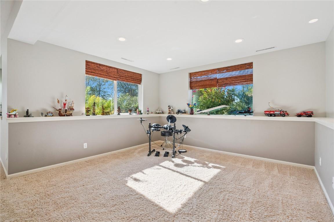 Marion, Iowa, 52302, United States, 5 Bedrooms Bedrooms, ,4 BathroomsBathrooms,Residential,For Sale,1984063