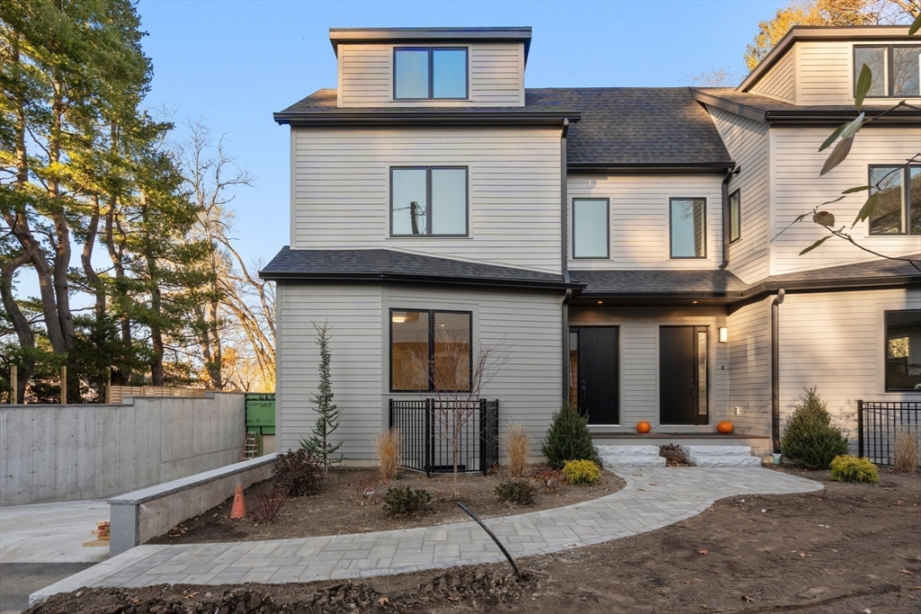 Newton, Massachusetts, 02461, United States, 5 Bedrooms Bedrooms, ,5 BathroomsBathrooms,Residential,For Sale,1995972