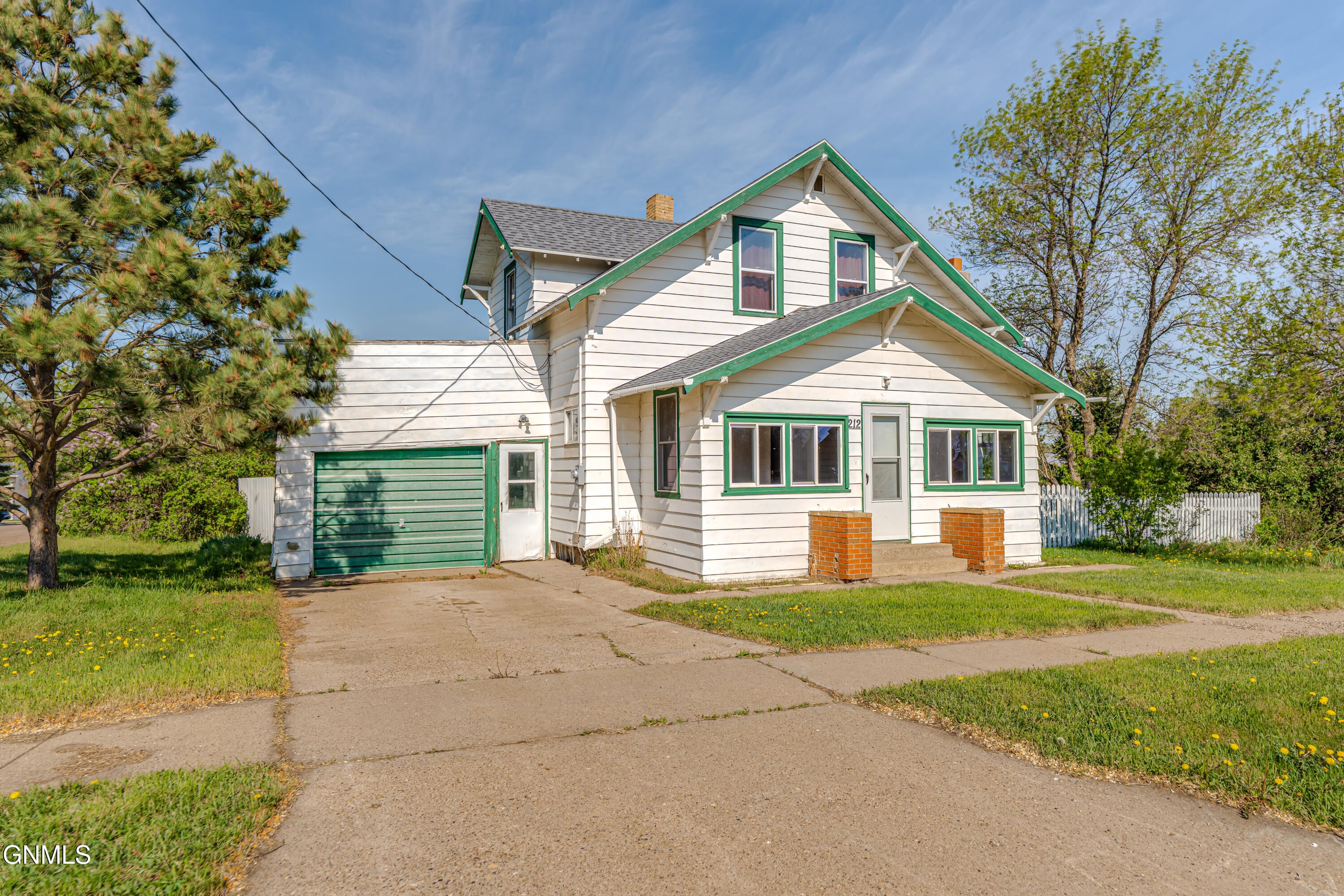 7th St, New Salem, ND 58563