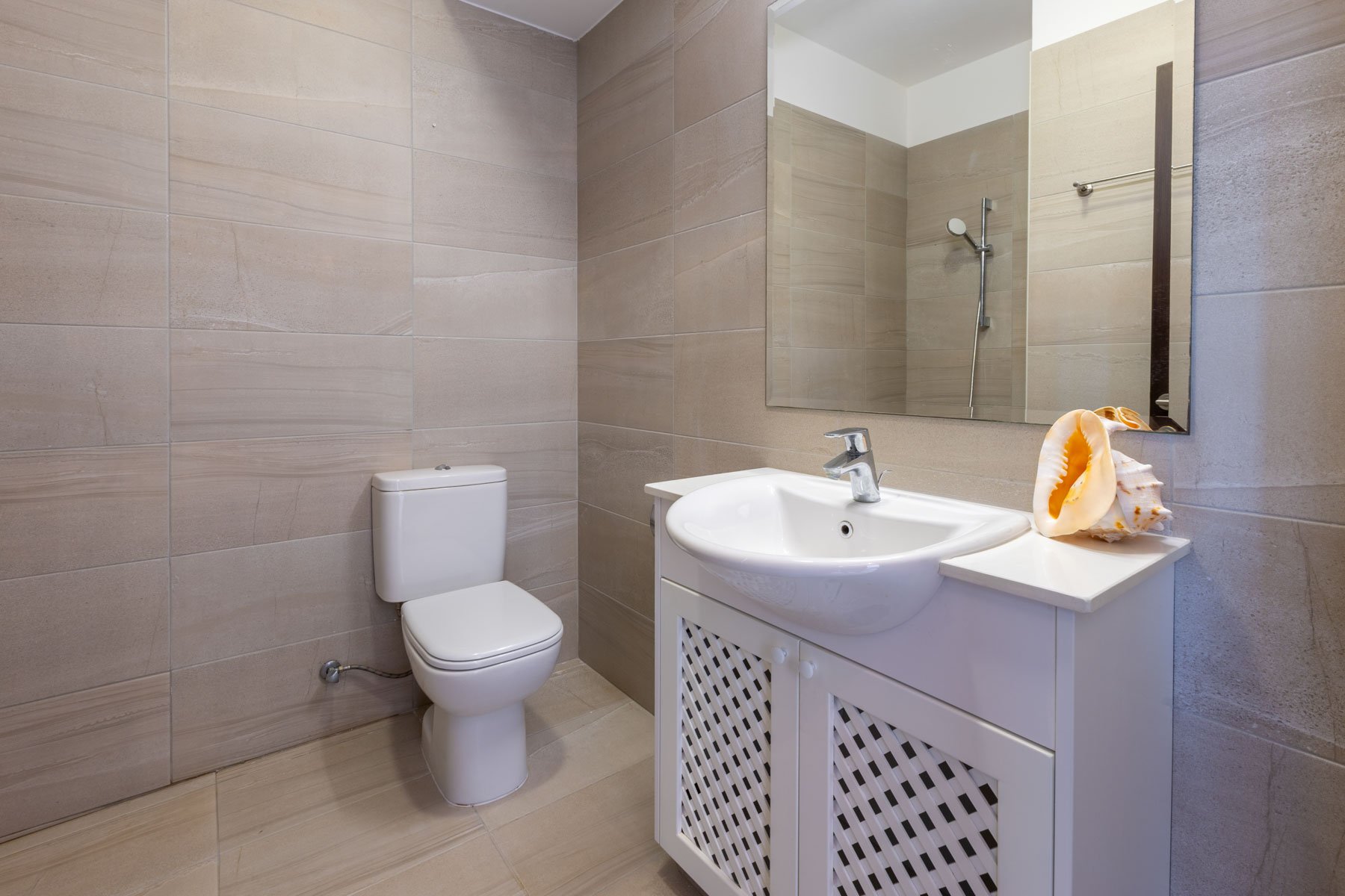  Move-In-Ready Two Bedroom Apartment in a Gated Complex, Universal, Pafos - 物件實景