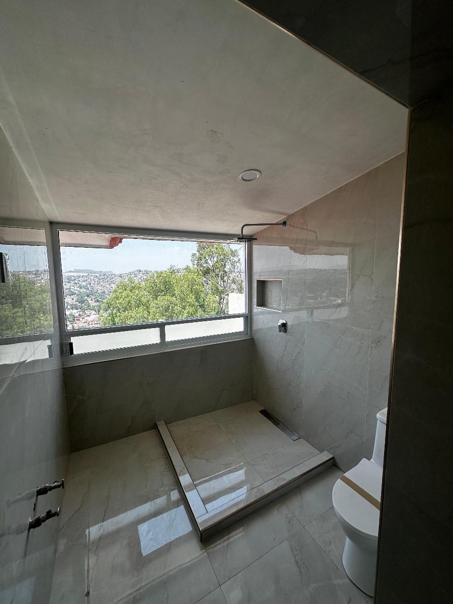 Atizapán de Zaragoza, Estado de méxico, 52957, Mexico, 3 Bedrooms Bedrooms, ,5 BathroomsBathrooms,Residential,For Sale,1917011