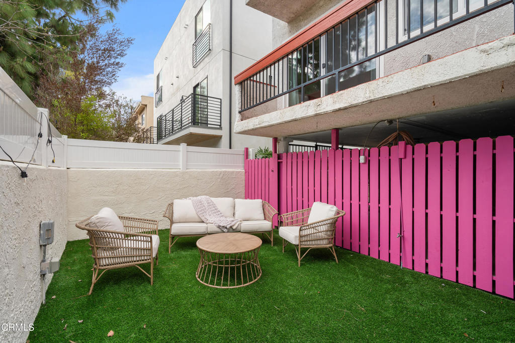 15322 Weddington Street #3, Sherman Oaks, California, 91411, United States, 2 Bedrooms Bedrooms, ,2 BathroomsBathrooms,Residential,For Sale,15322 Weddington Street #3,1621498