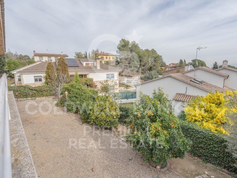 Cerdanyola del Vallès, Catalonia, ES, 4 Bedrooms Bedrooms, ,3 BathroomsBathrooms,Residential,For Sale,1622423