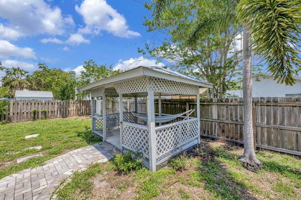 Tampa, Florida, 33611, United States, 3 Bedrooms Bedrooms, ,2 BathroomsBathrooms,Residential,For Sale,1876047