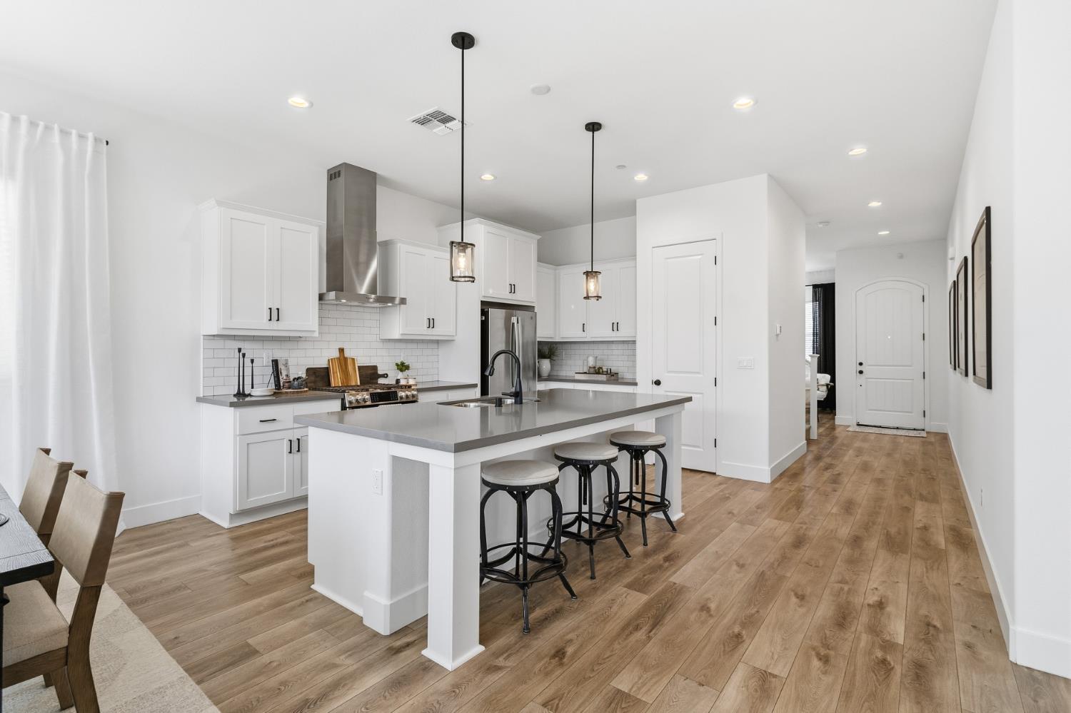 Sacramento, California, 95818, United States, 3 Bedrooms Bedrooms, ,3 BathroomsBathrooms,Residential,For Sale,1993091