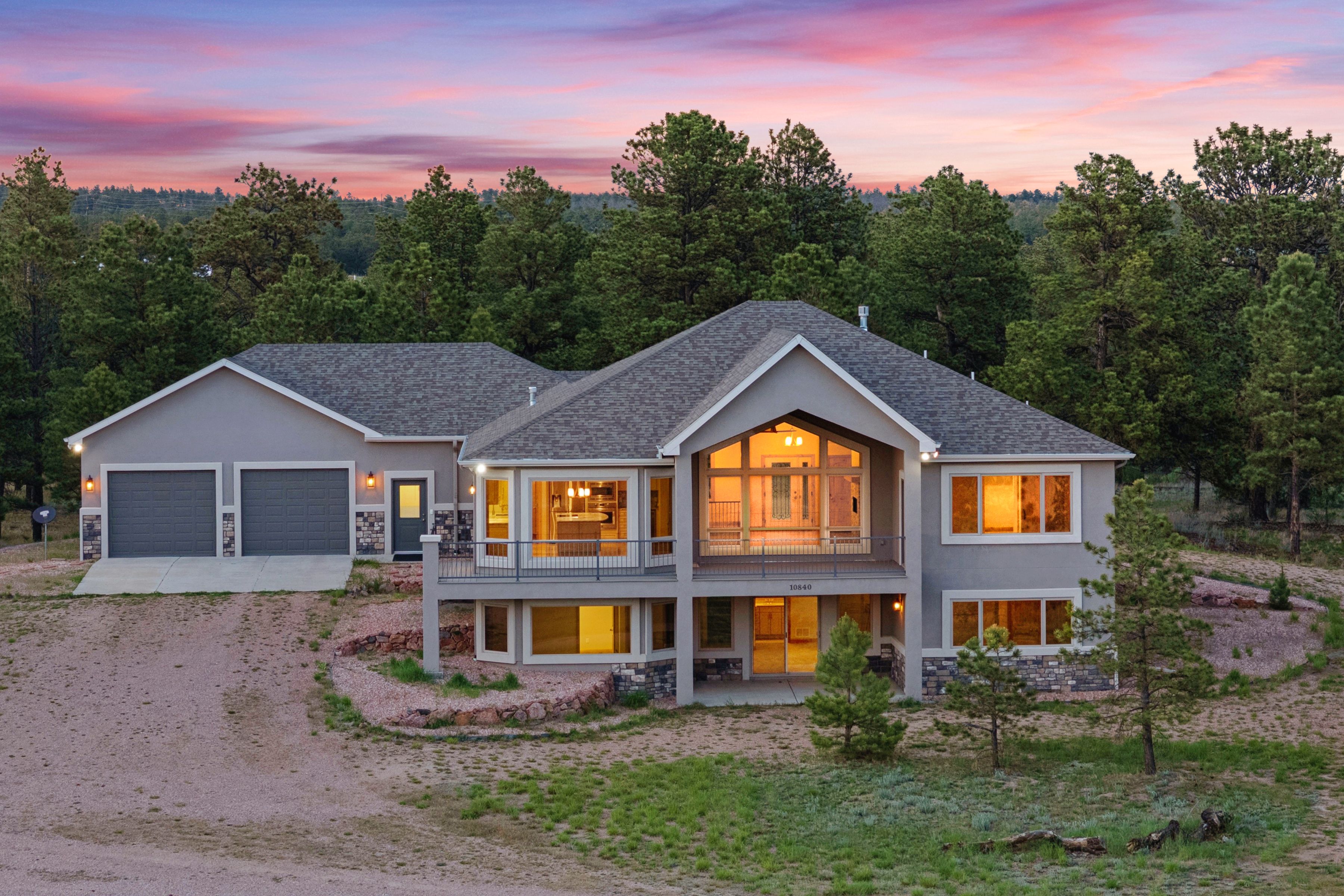  Rare and unique south Black Forest estate nestled on 37 acres - 物件實景