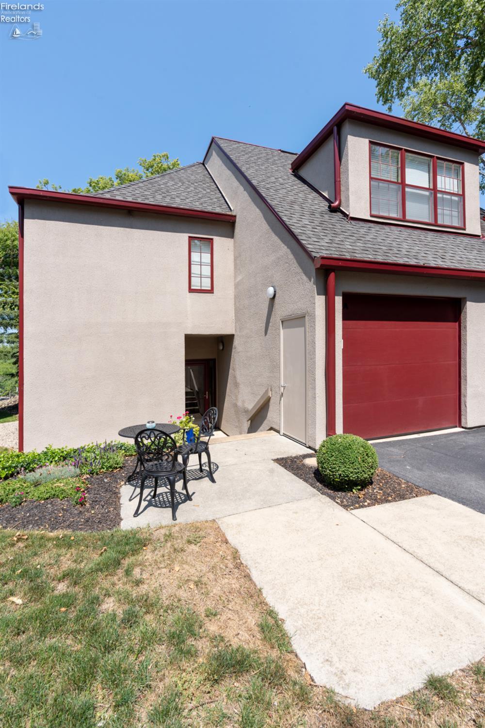 Port Clinton, Ohio, 43452-3072, United States, 2 Bedrooms Bedrooms, ,2 BathroomsBathrooms,Residential,For Sale,1915174