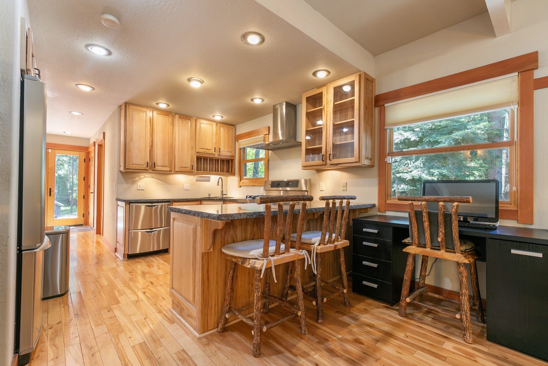 Home 3 Blocks from Lake Tahoe with 4 Car Garage for Cars & Boats - 物件實景