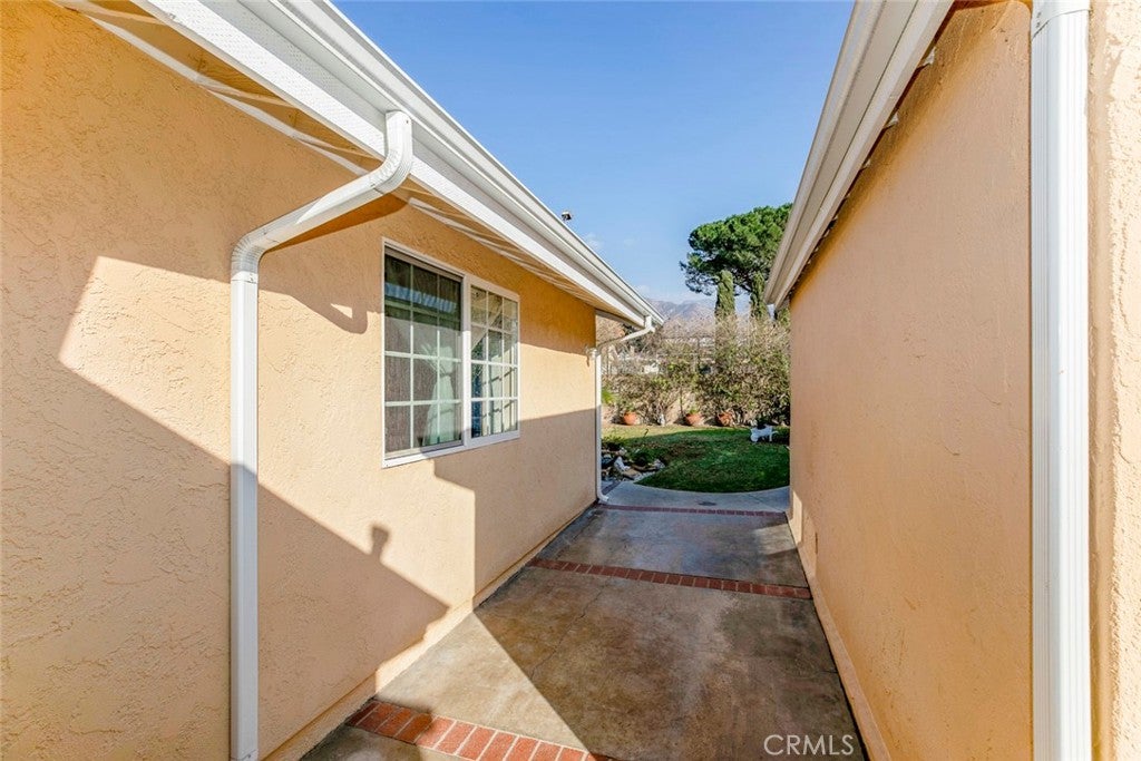 Sunland, California, 91040, United States, 3 Bedrooms Bedrooms, ,2 BathroomsBathrooms,Residential,For Sale,1997333