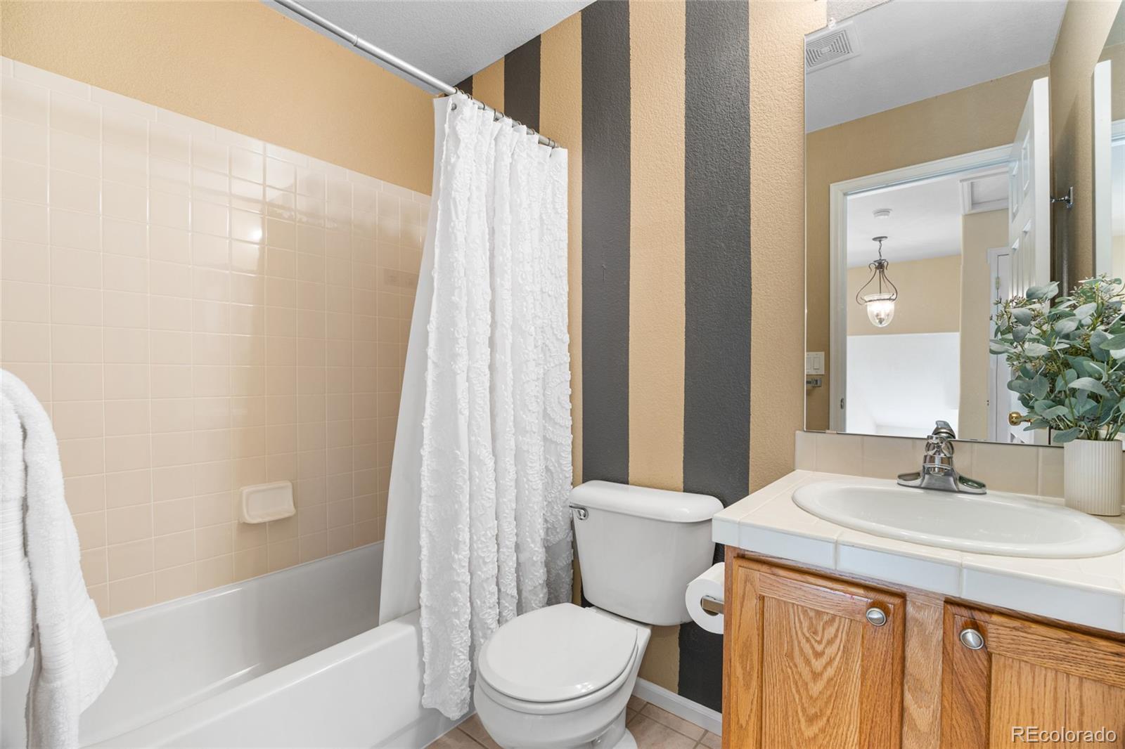 Highlands Ranch, Colorado, 80126, United States, 3 Bedrooms Bedrooms, ,3 BathroomsBathrooms,Residential,For Sale,1991923