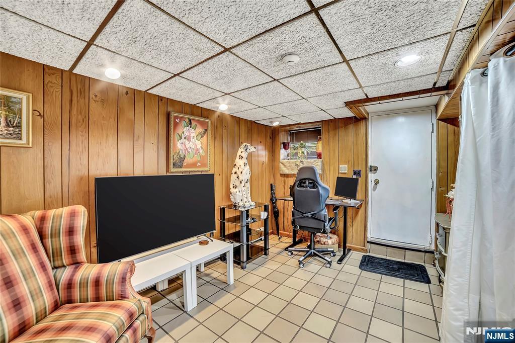 Cliffside Park, New Jersey, 07010, United States, 3 Bedrooms Bedrooms, ,2 BathroomsBathrooms,Residential,For Sale,1992851