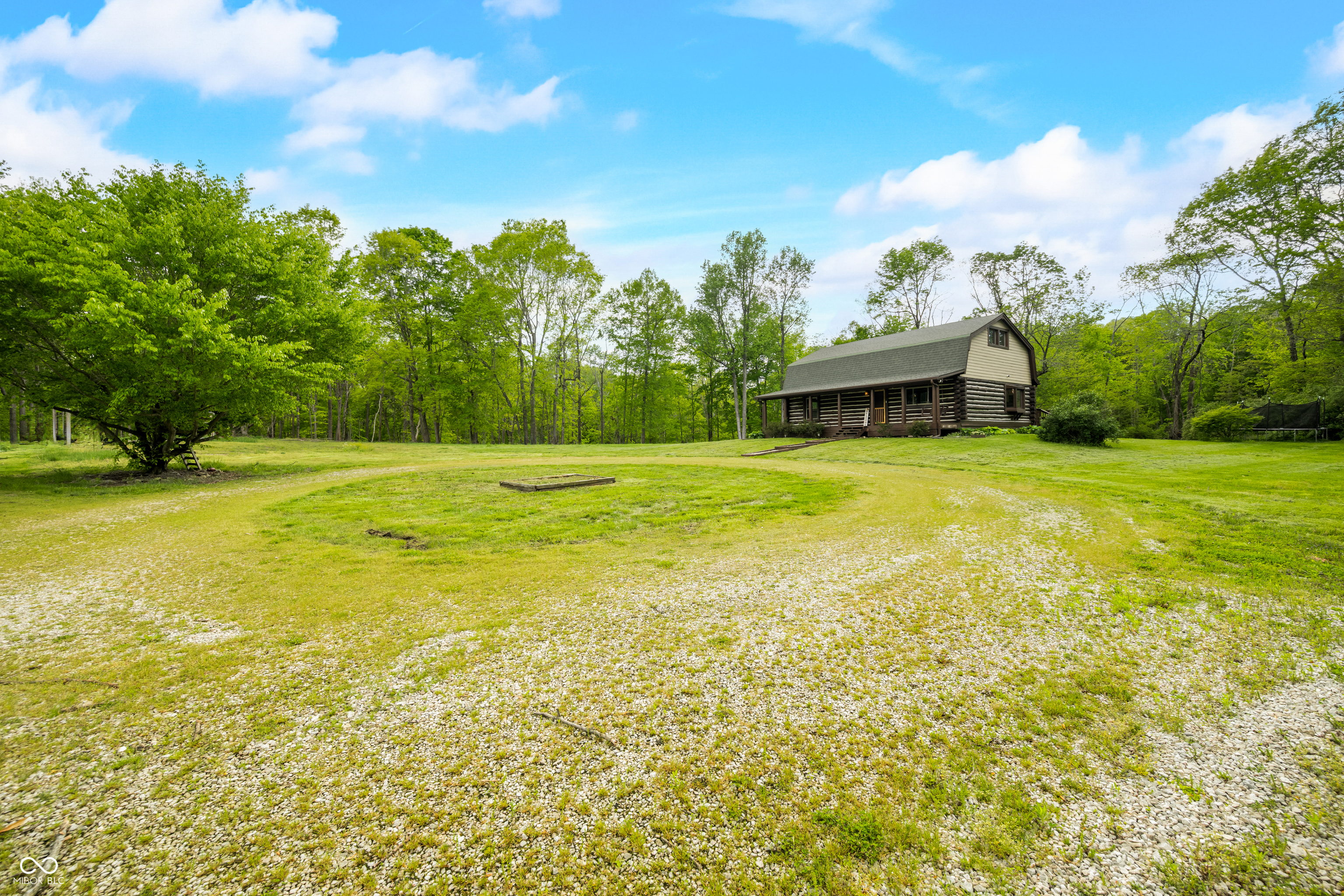 Trafalgar, Indiana, 46181, United States, 3 Bedrooms Bedrooms, ,4 BathroomsBathrooms,Residential,For Sale,1928736