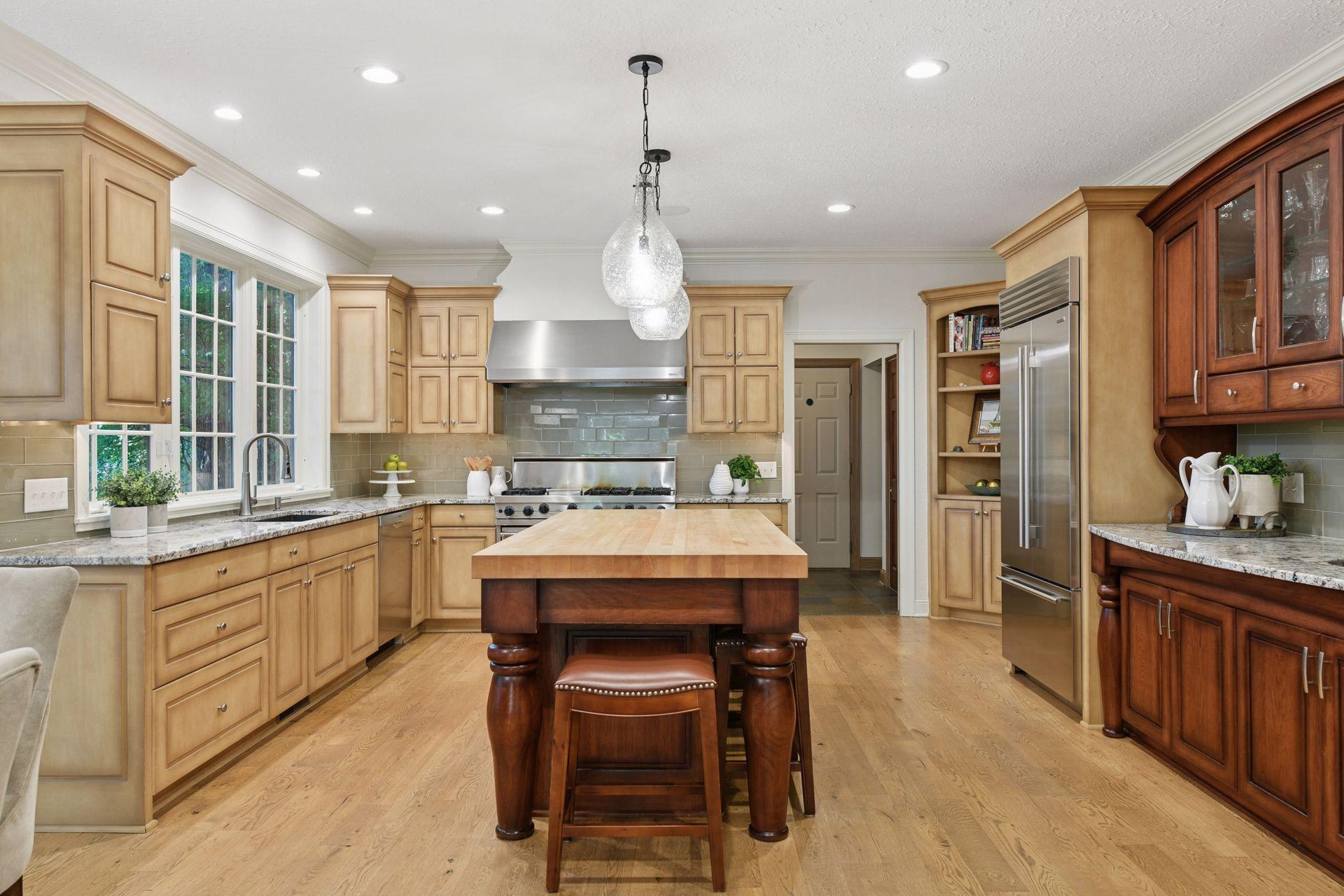 Shorewood, Minnesota, 55331, United States, 5 Bedrooms Bedrooms, ,4 BathroomsBathrooms,Residential,For Sale,1947057