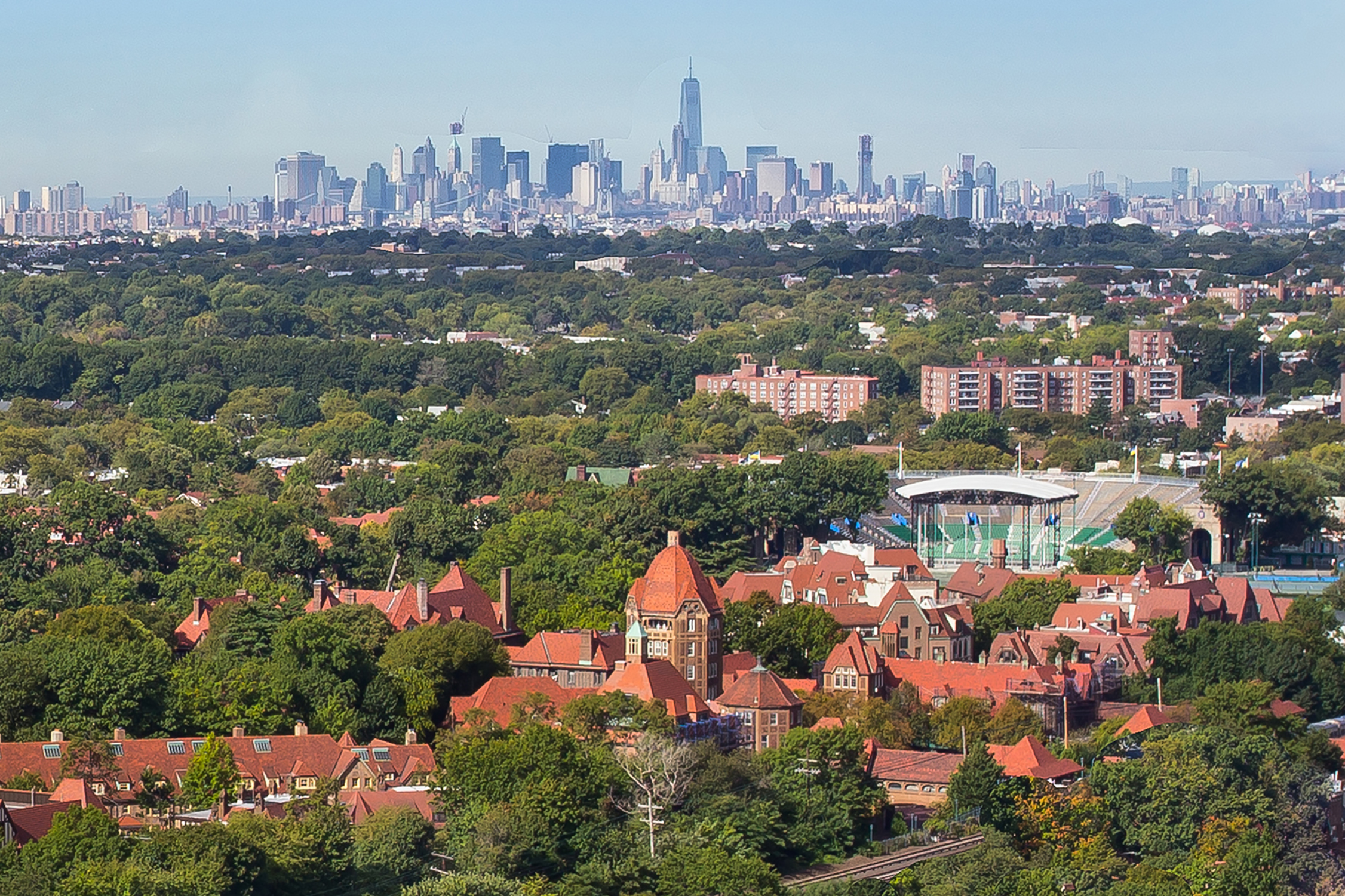  ?BRIGHT LARGE ONE BEDROOM CO-OP IN FOREST HILLS GARDENS? - 物件實景