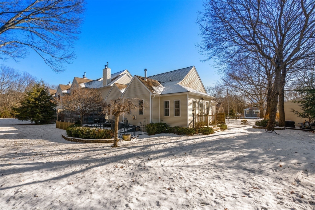 Uxbridge, Massachusetts, 01569, United States, 2 Bedrooms Bedrooms, ,2 BathroomsBathrooms,Residential,For Sale,2006333