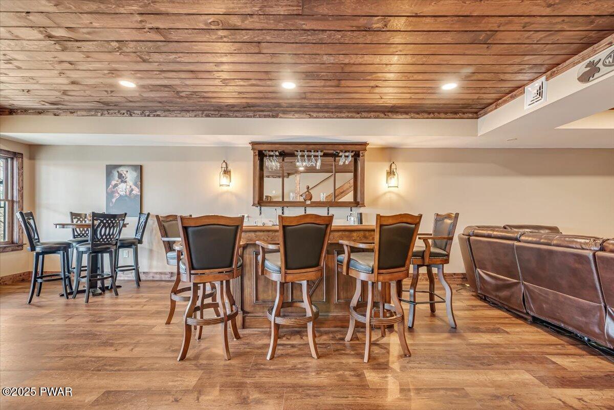 Lake Ariel, Pennsylvania, 18436, United States, 6 Bedrooms Bedrooms, ,4 BathroomsBathrooms,Residential,For Sale,2005698