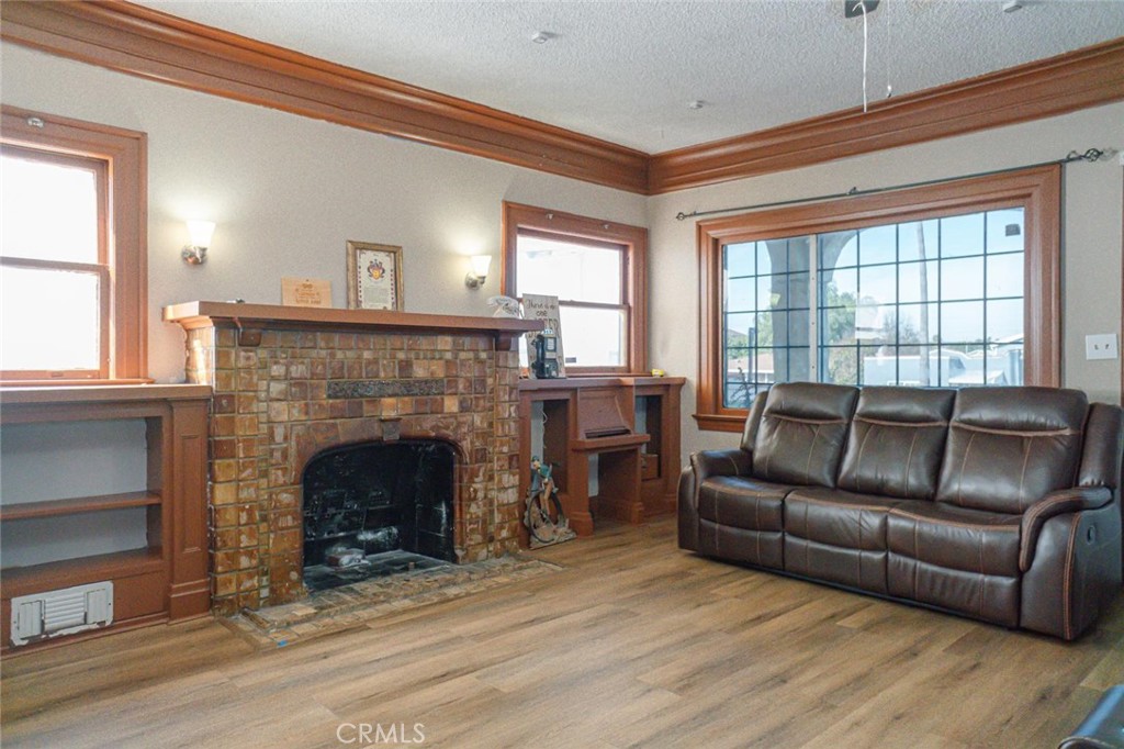 Los Angeles, California, 90061, United States, ,Residential,For Sale,1855356