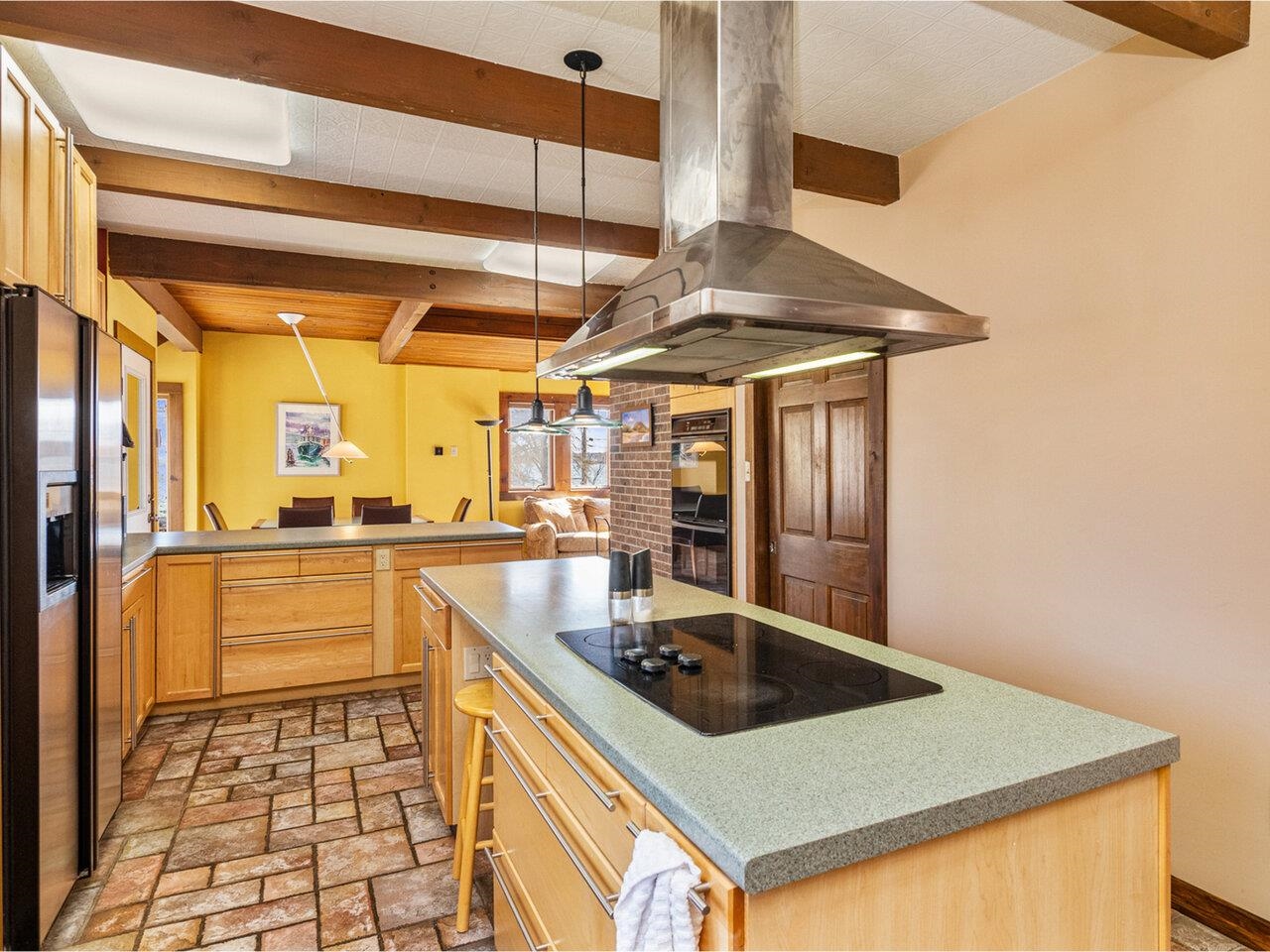 Burlington, Vermont, 05401, United States, 2 Bedrooms Bedrooms, ,3 BathroomsBathrooms,Residential,For Sale,1883018
