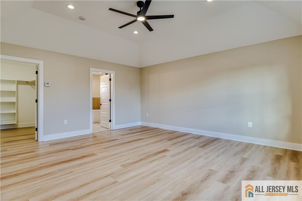 South River, New Jersey, 08882, United States, 5 Bedrooms Bedrooms, ,4 BathroomsBathrooms,Residential,For Sale,1995438