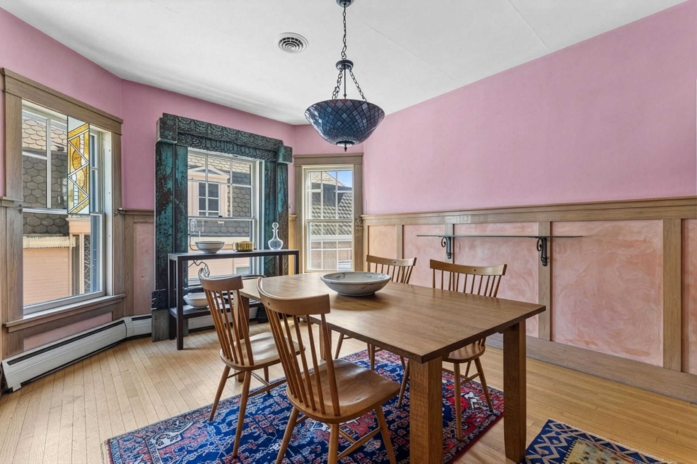  Rich Craftsmanship and Versatility in this Historic Residence - 物件實景