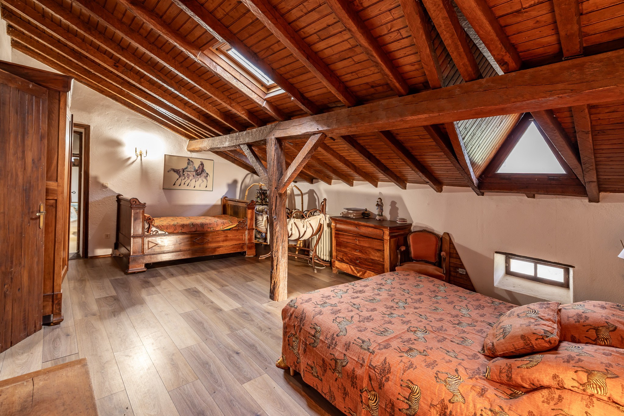  Property of 700m² with swimming pool, tennis court, ponds over more than 40 hec… - 物件實景